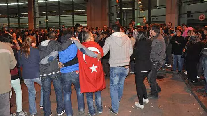 AŞTİ'de Gözü Yaşlı Ama Gururlu Veda: Asker Uğurlama